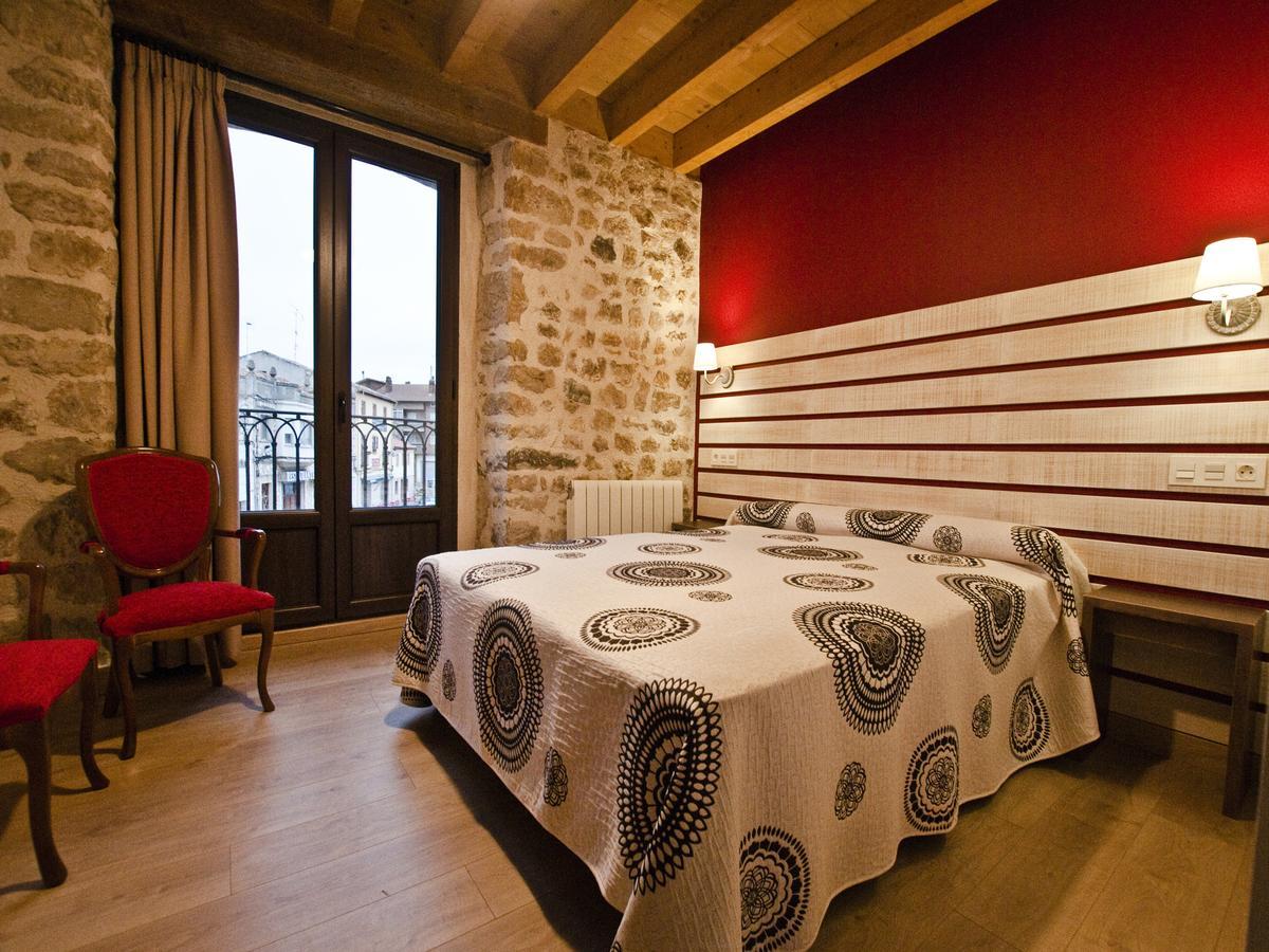 La Casa De Beli Hotel Tardajos Luaran gambar