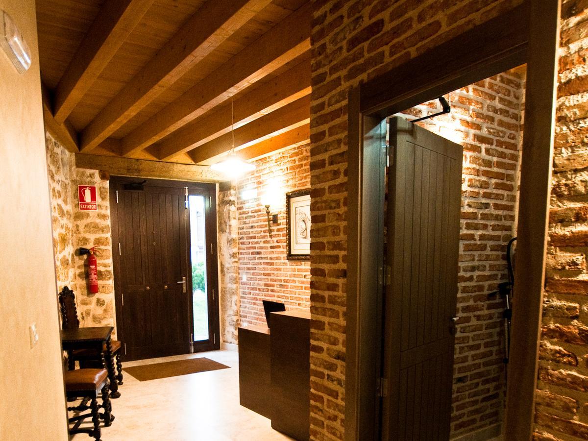 La Casa De Beli Hotel Tardajos Luaran gambar