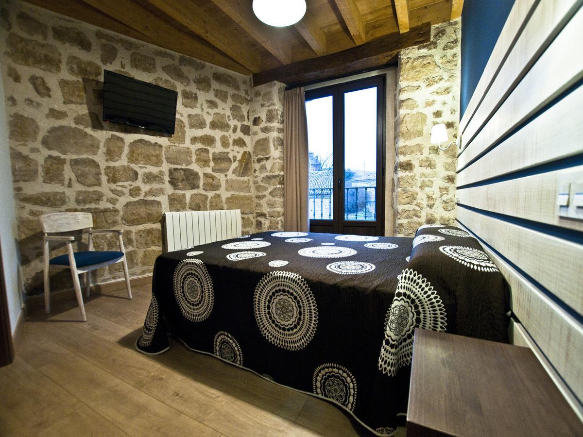 La Casa De Beli Hotel Tardajos Luaran gambar
