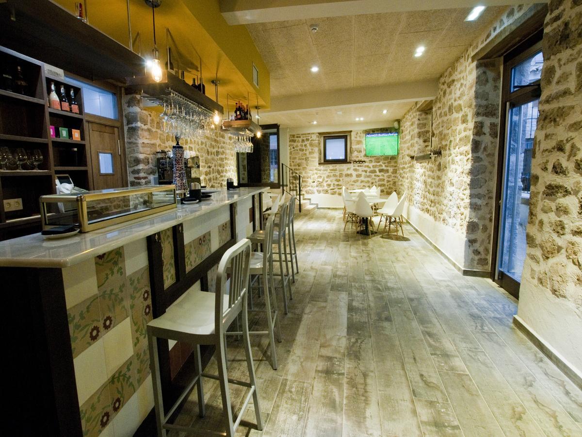 La Casa De Beli Hotel Tardajos Luaran gambar